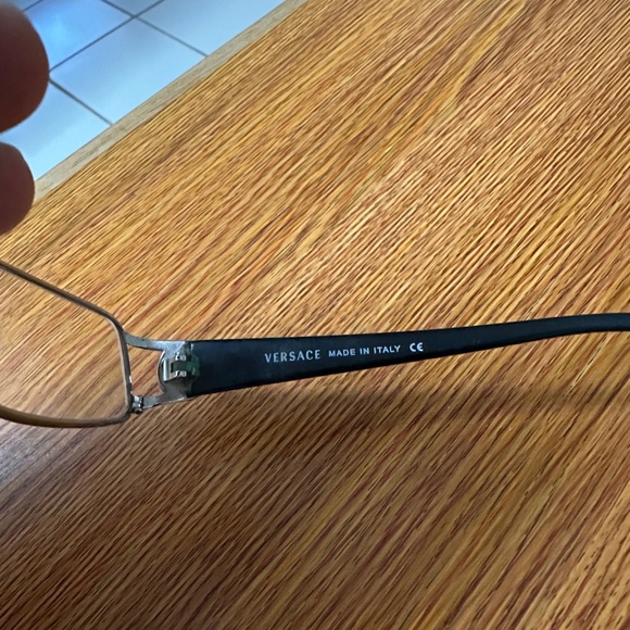 Versace - Picture 8 of 9